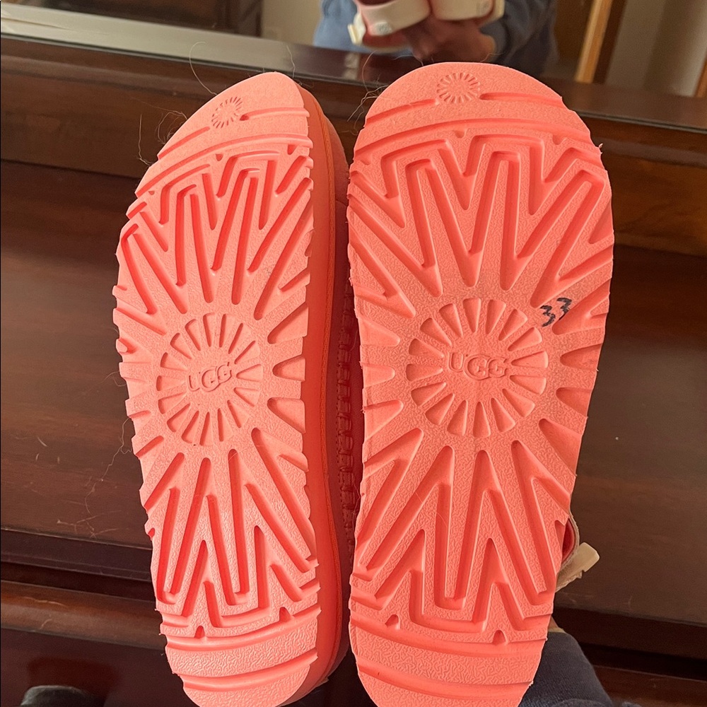 UGG Pink Platform Sandals - Picture 4 of 4